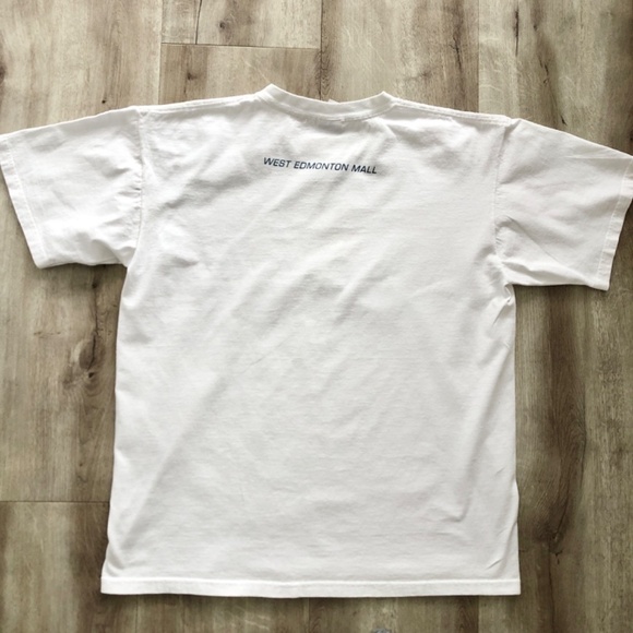 Hooters, Vintage T shirt, West Edmonton Mall, Mens Size Large, Good Condition - Picture 4 of 8